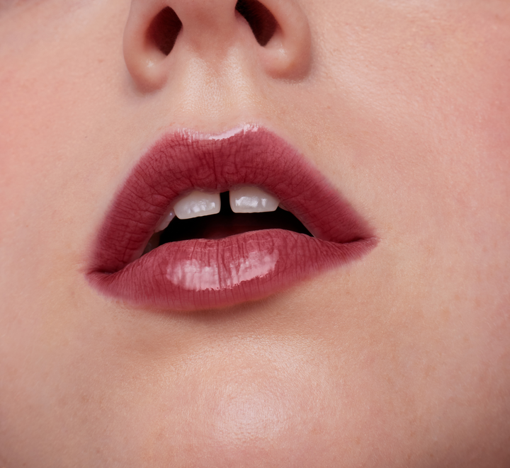 CHERRY NOIR ColorLuxe High Impact Lip Glaze - Jane Iredale   