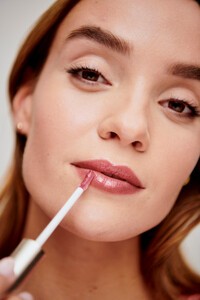 MOCHA LATTE  HydroPure Hyaluronic Lip Gloss - Jane Iredale 